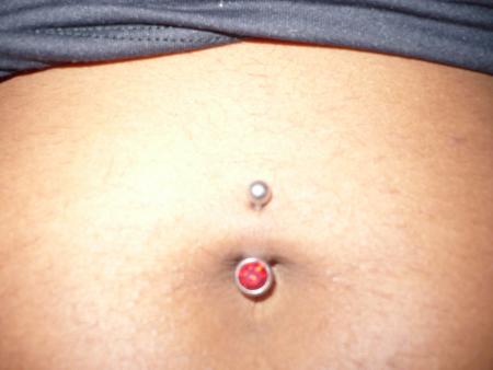 sais mn ventre avc mn percing ce nes pa le seul ke g lol mdr